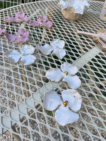 Flowering Dogwood | Fleur No.1 22k Gold | Mother of Pearl | White